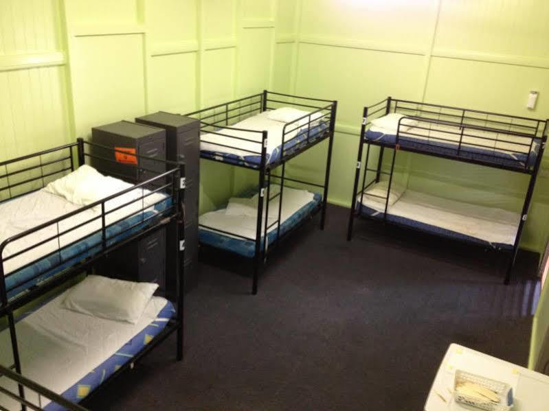 The Jack Backpackers Hostel Cairns Bagian luar foto