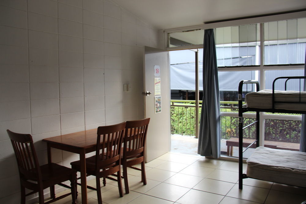 The Jack Backpackers Hostel Cairns Bagian luar foto