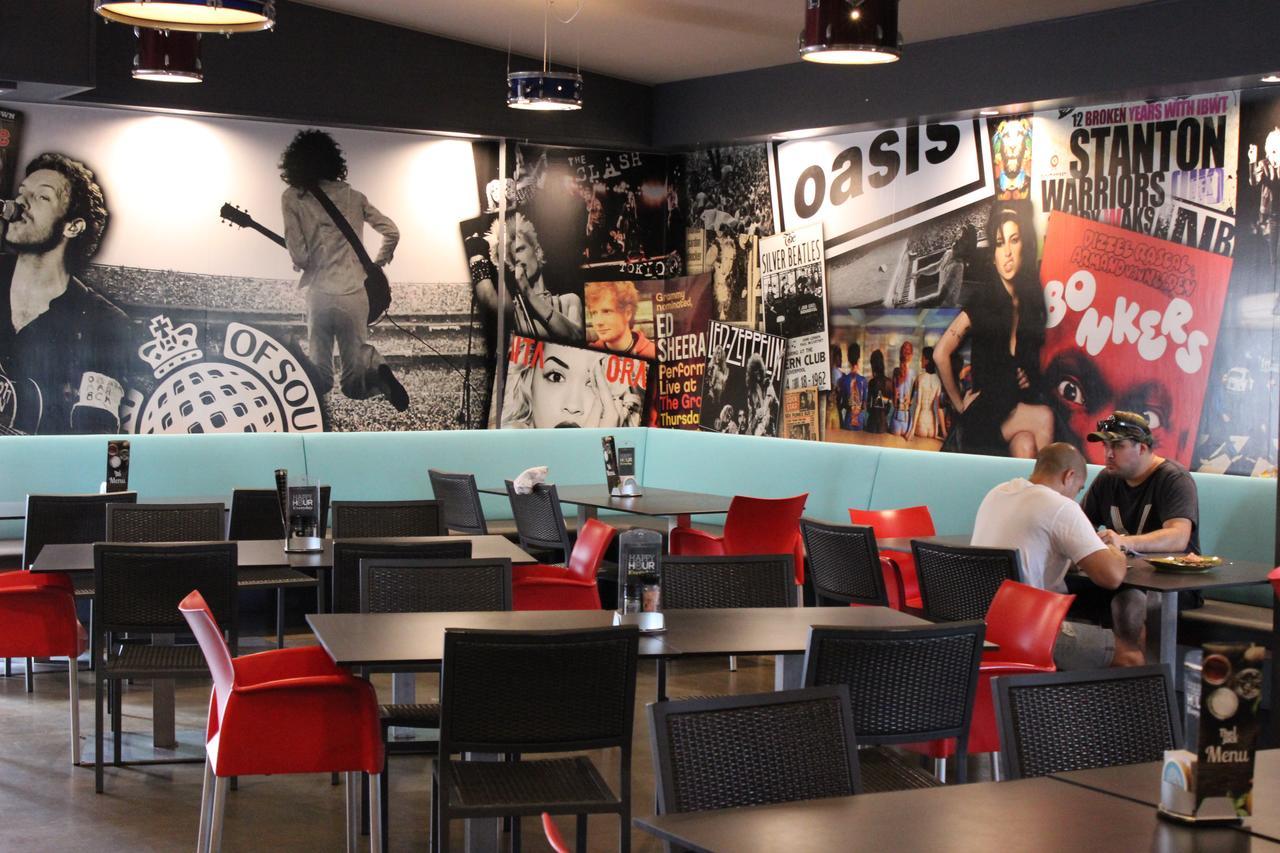 The Jack Backpackers Hostel Cairns Bagian luar foto